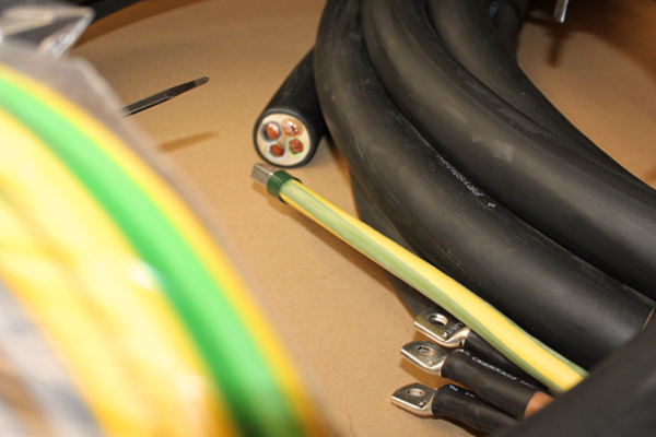 Große Querschnitte – Verpressungen und Kabelschuhe